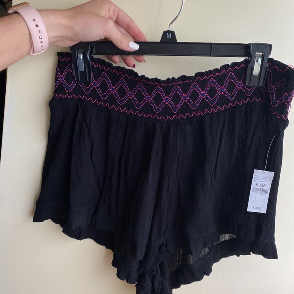Black Flowy Shorts - Picture 2 of 2